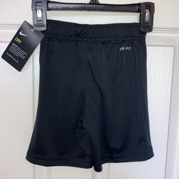 NWT Nike Boys Dri-Fit Shorts MSRP $24 Black - Picture 4 of 4